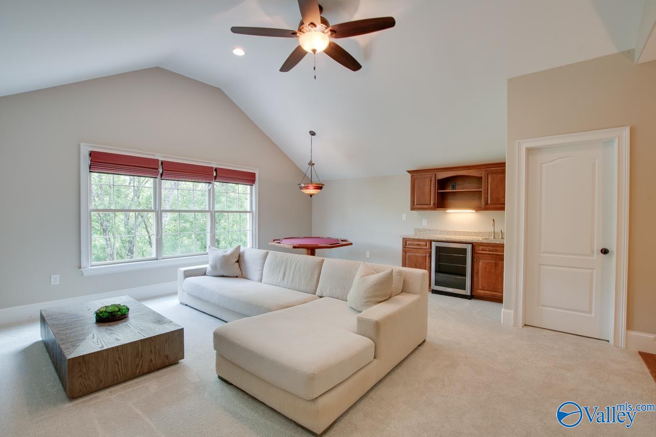 2833 High Mountain Road NE