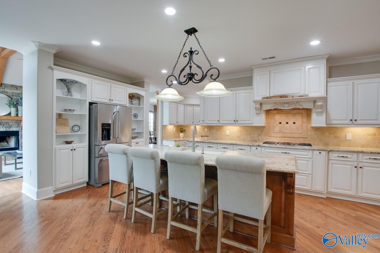 2833 High Mountain Road NE