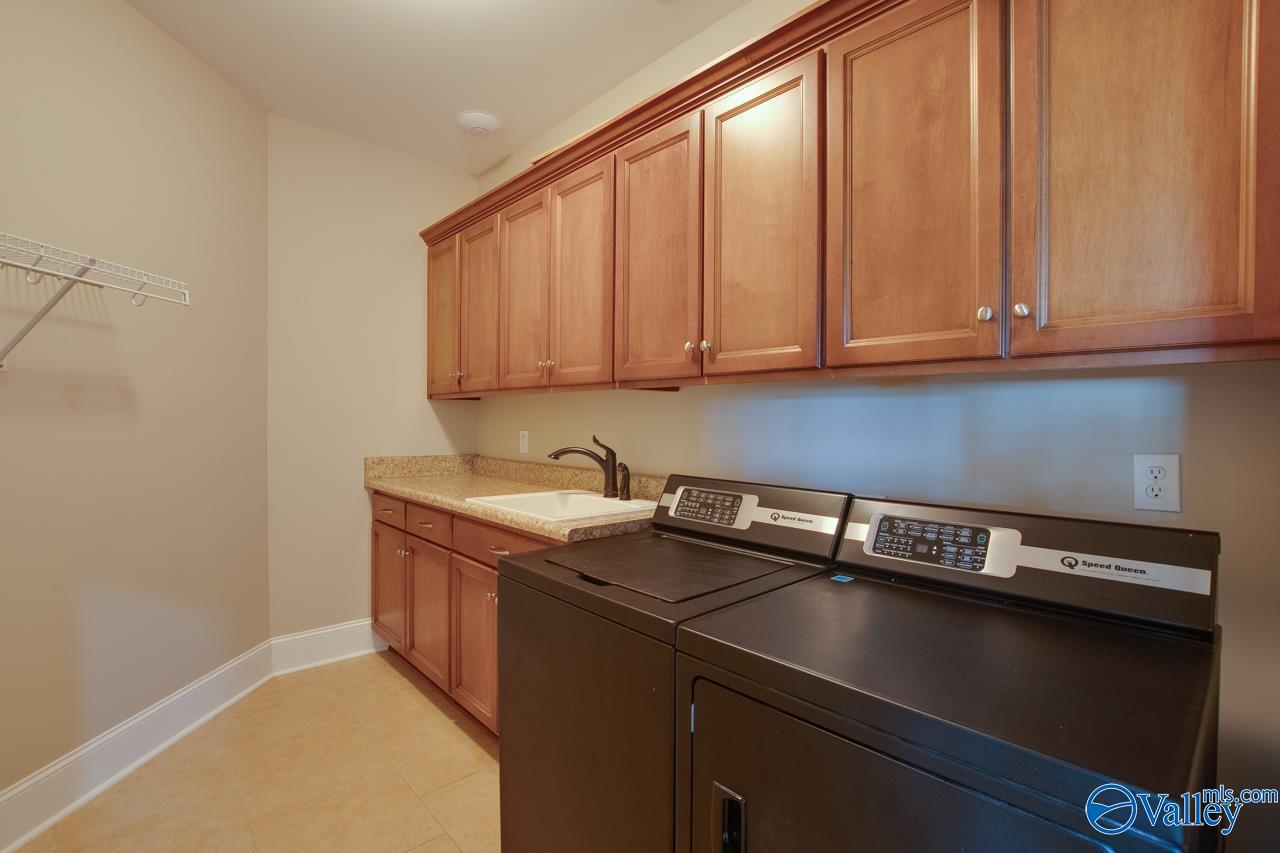 2833 High Mountain Road NE