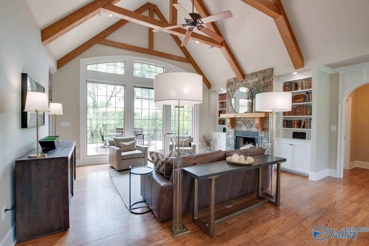 2833 High Mountain Road NE