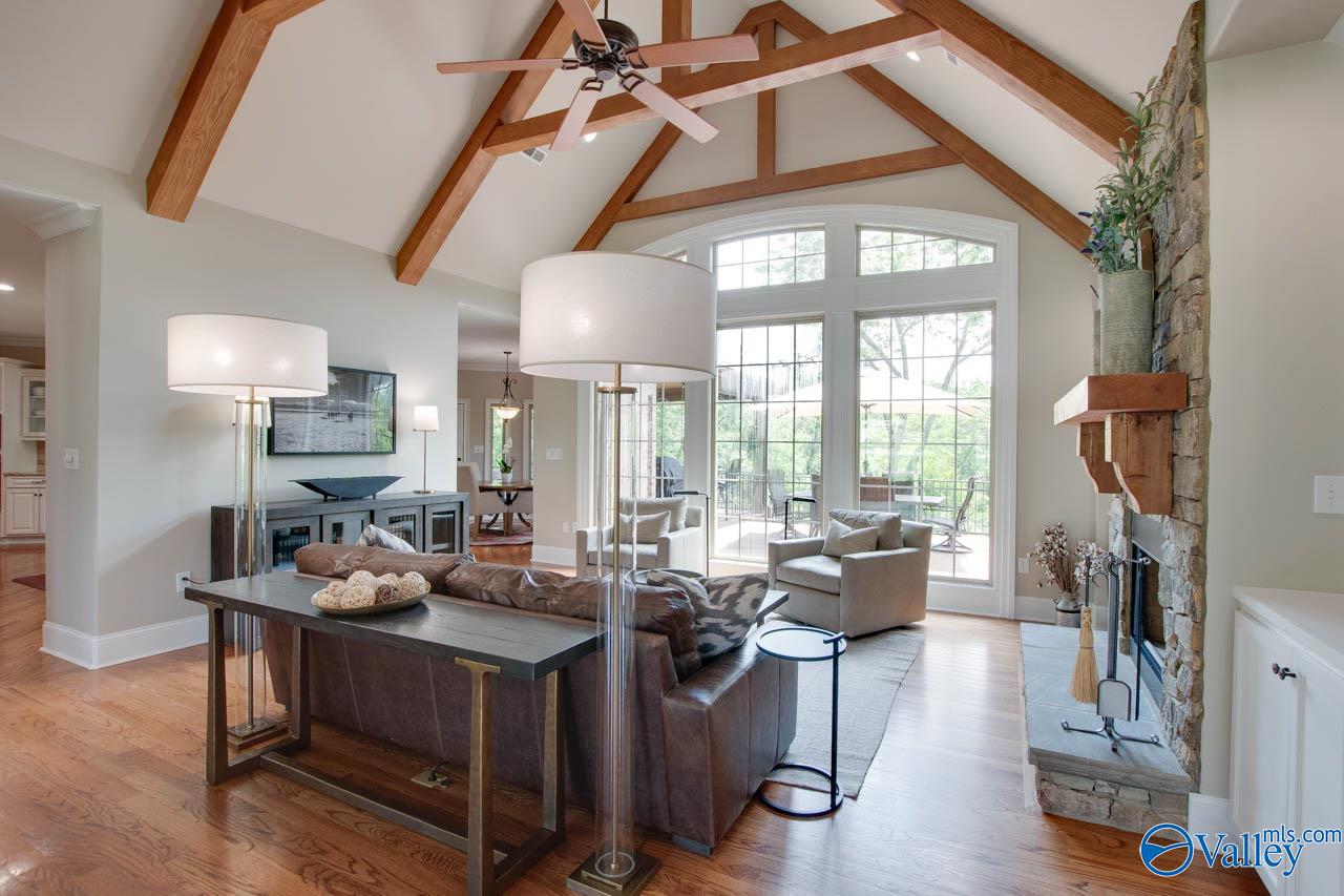 2833 High Mountain Road NE