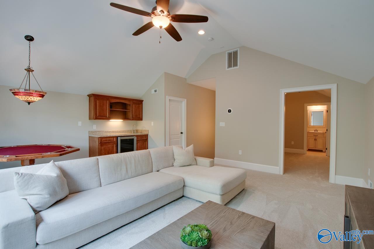 2833 High Mountain Road NE