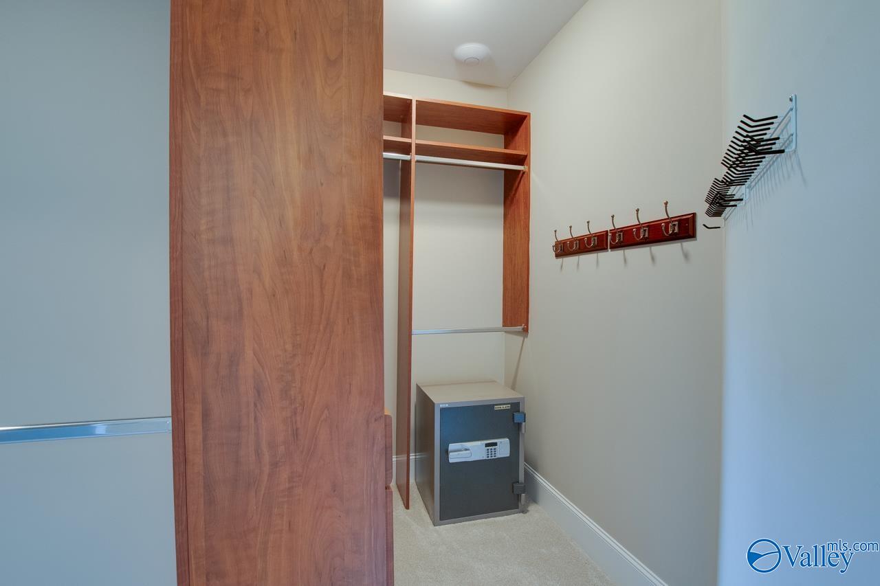 2833 High Mountain Road NE