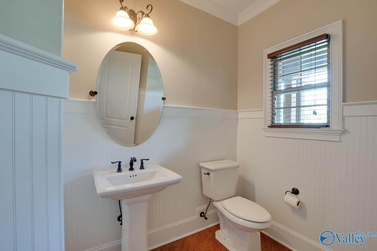 2833 High Mountain Road NE