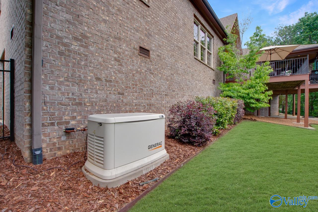 2833 High Mountain Road NE