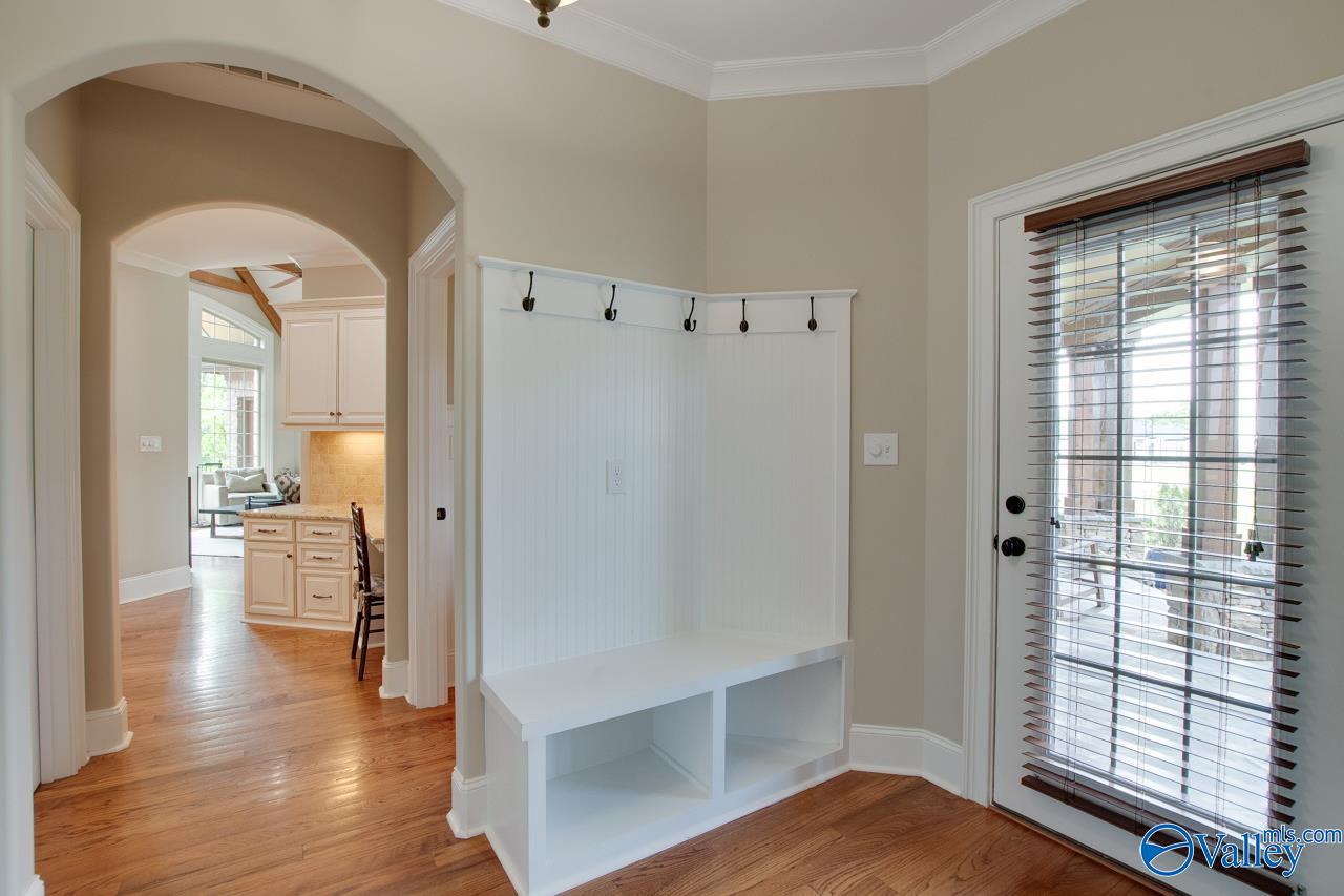 2833 High Mountain Road NE