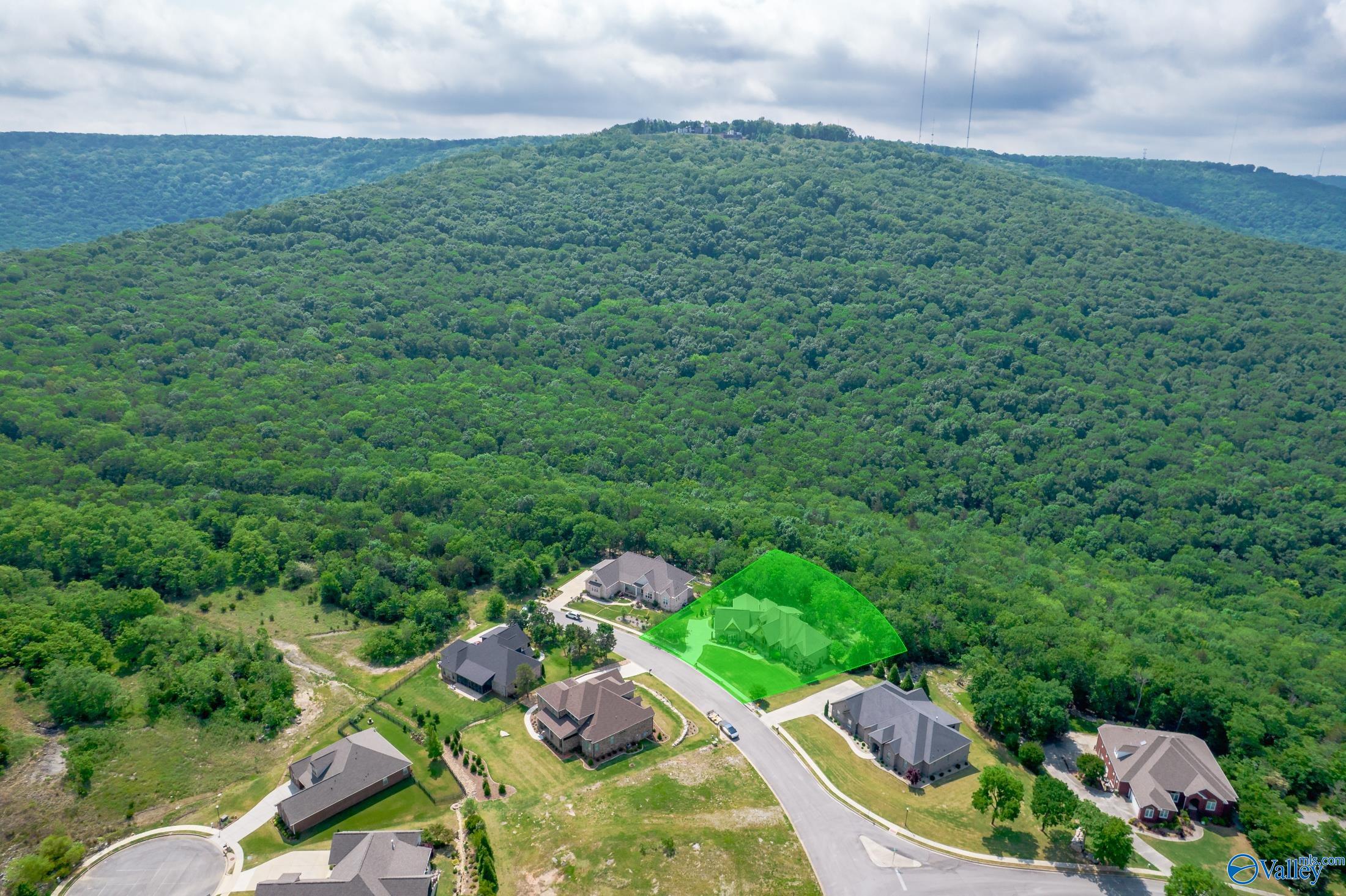 2833 High Mountain Road NE