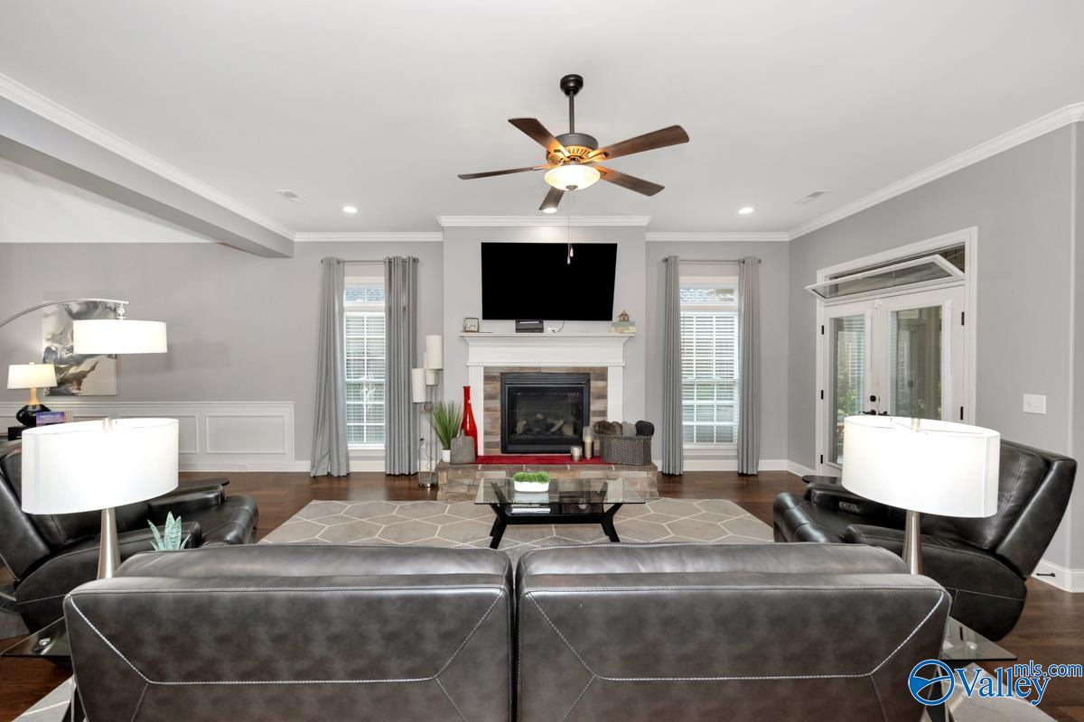 919 Binding Branch NW