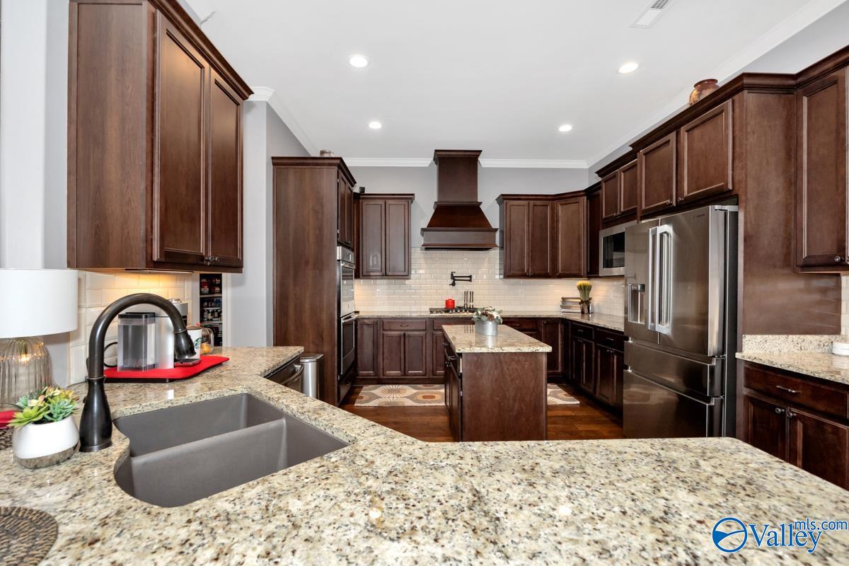 919 Binding Branch NW