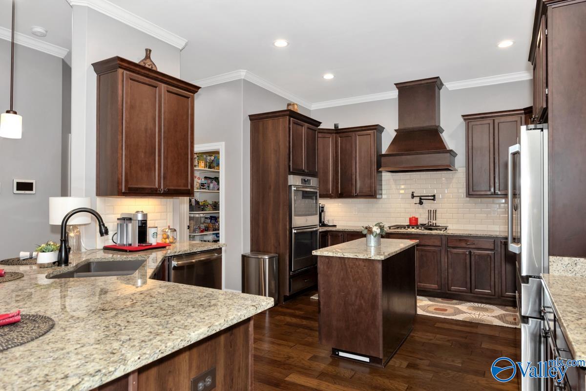 919 Binding Branch NW