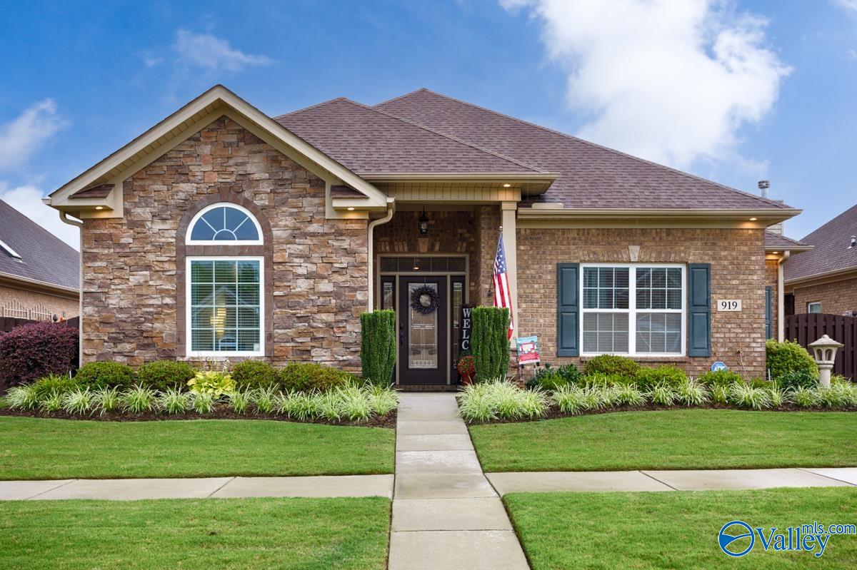 919 Binding Branch NW