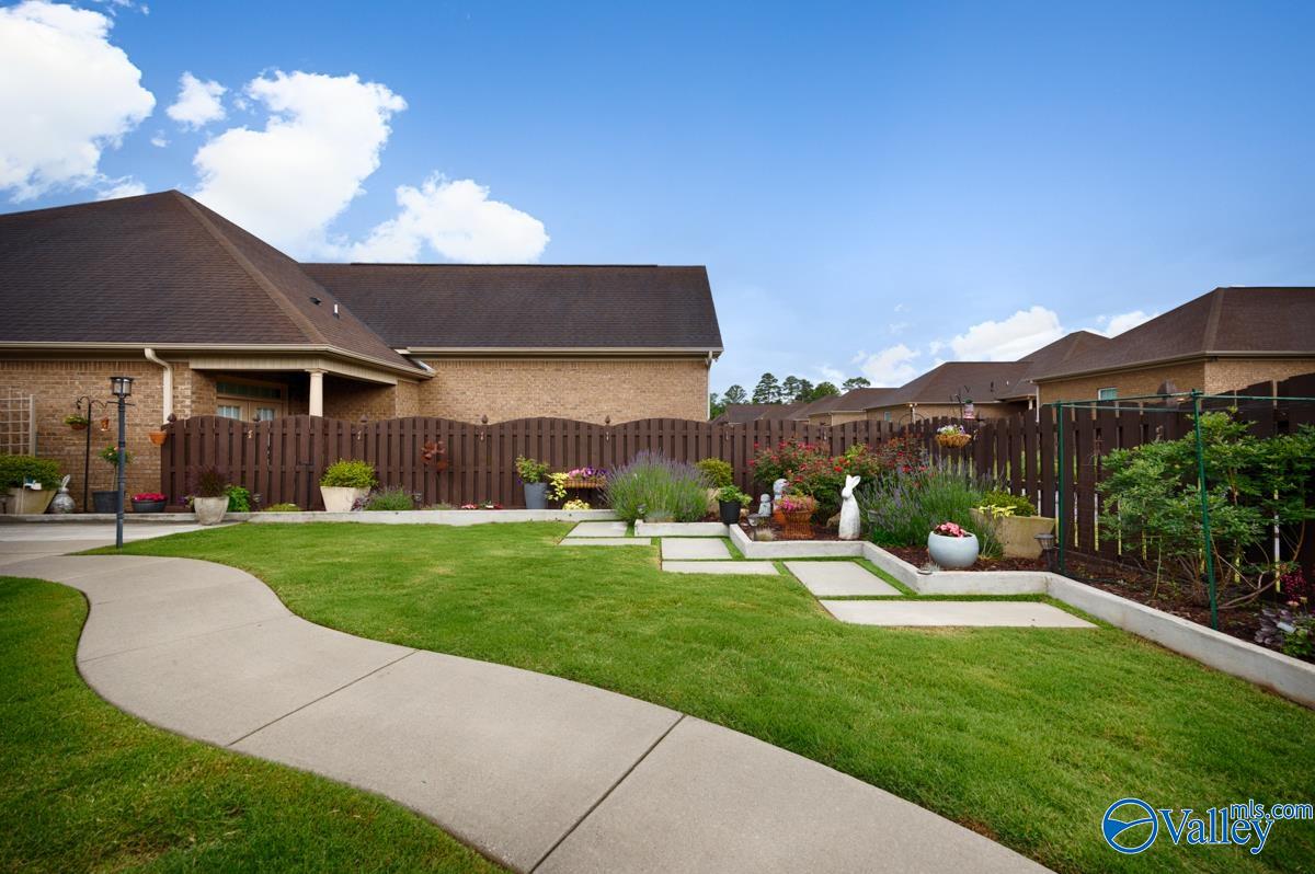 919 Binding Branch NW