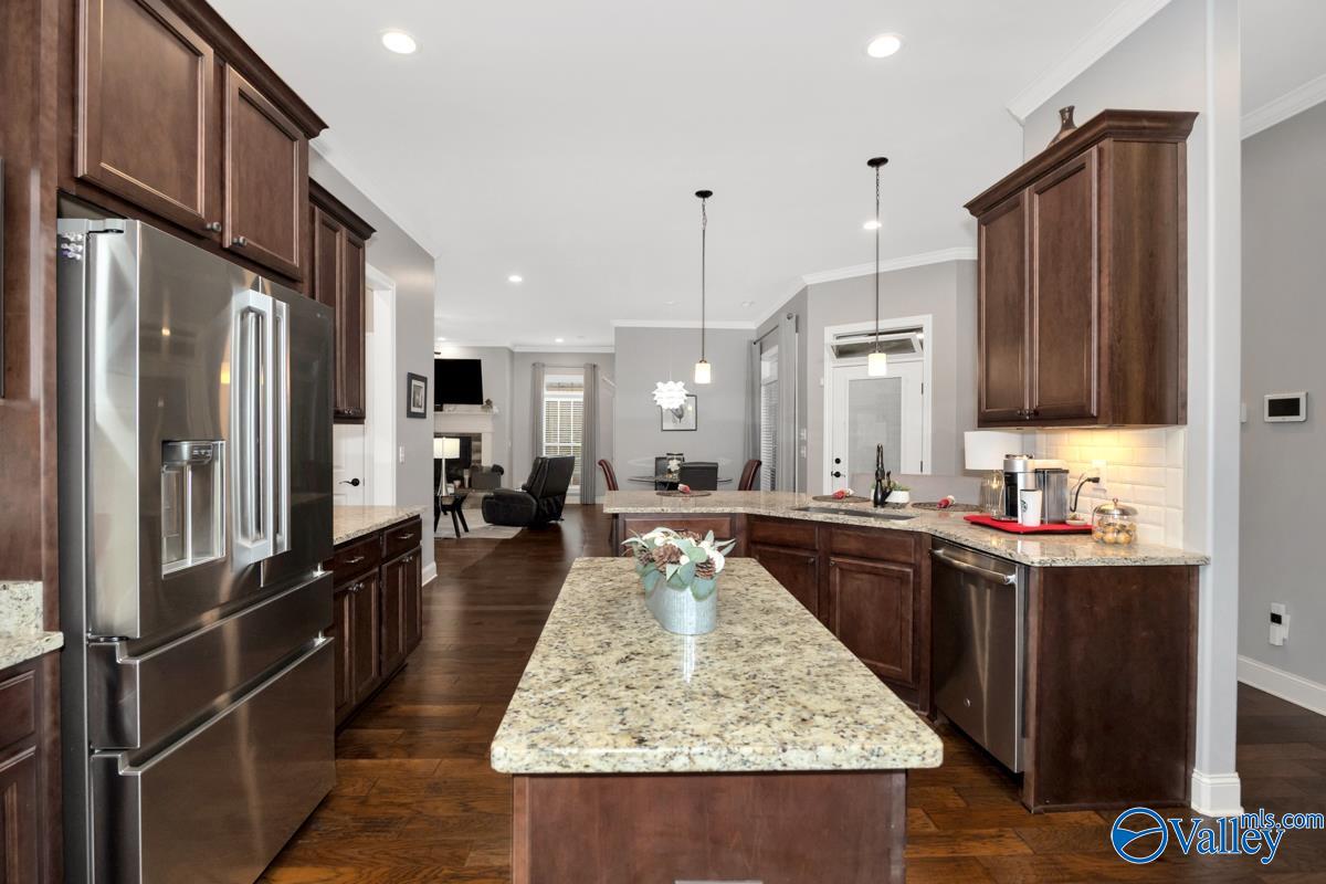 919 Binding Branch NW