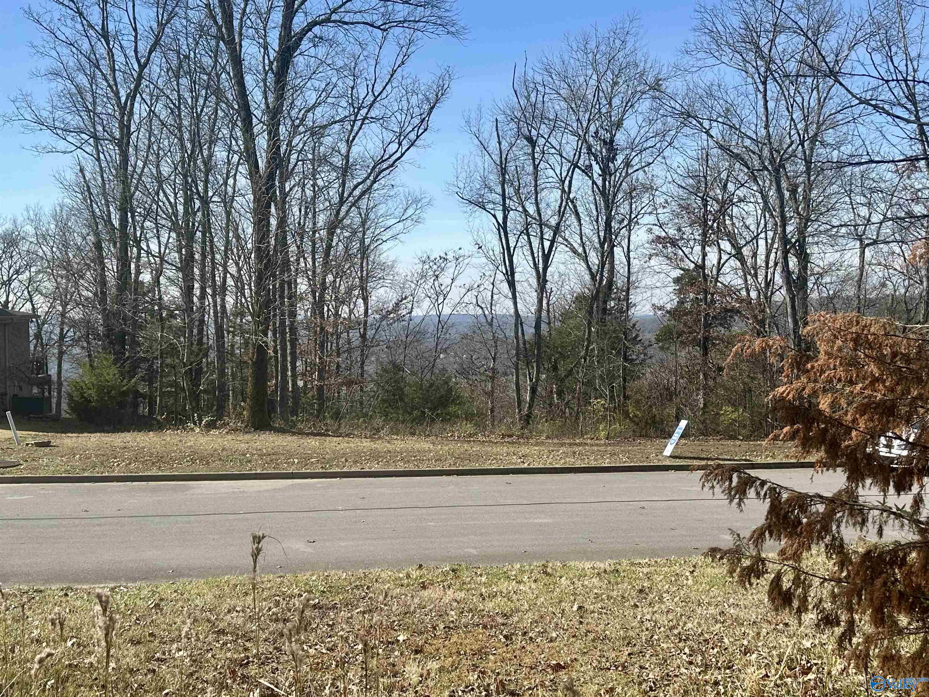 2812 Talon Circle NE