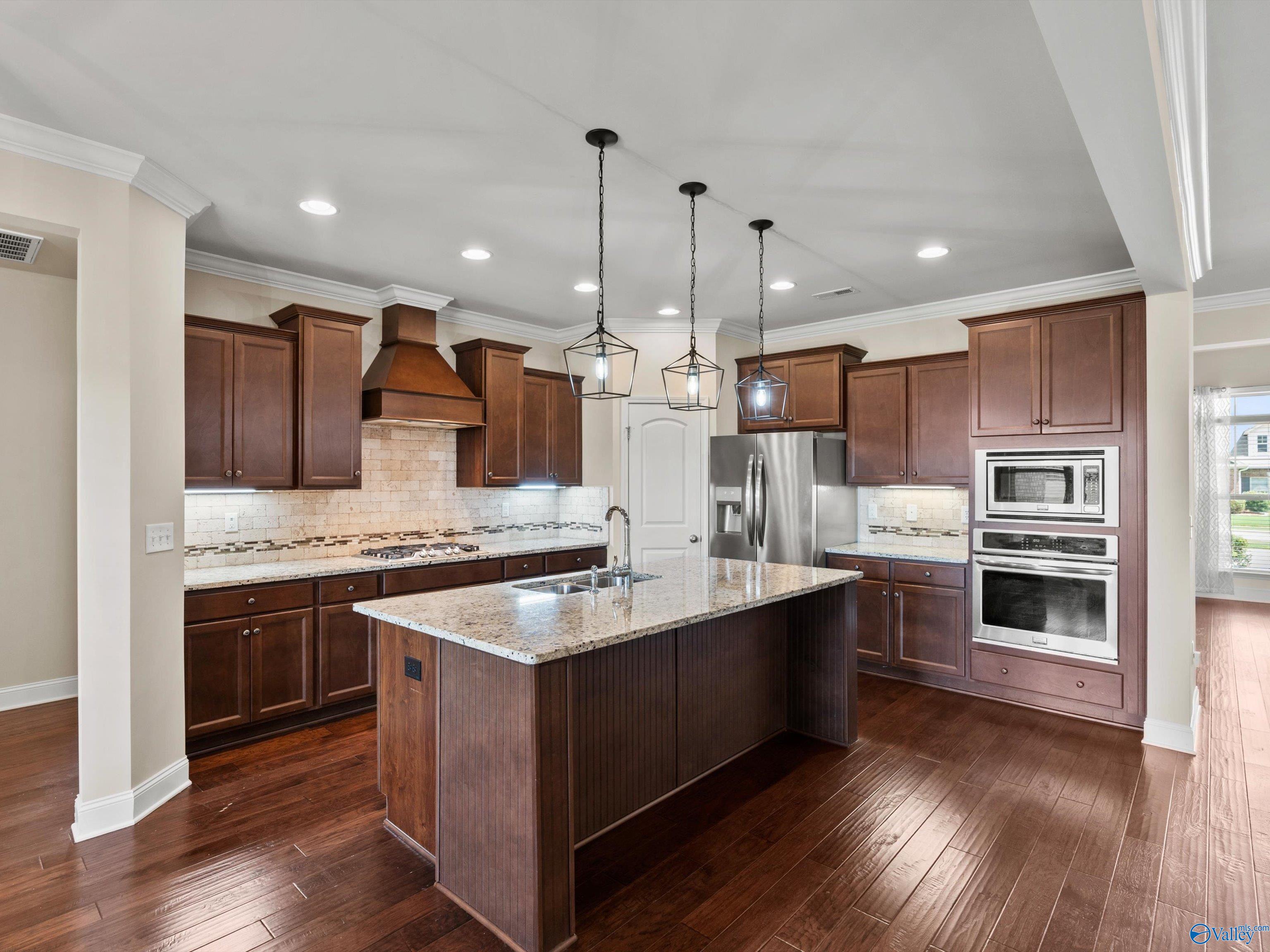 211 Hilltop Ridge Drive