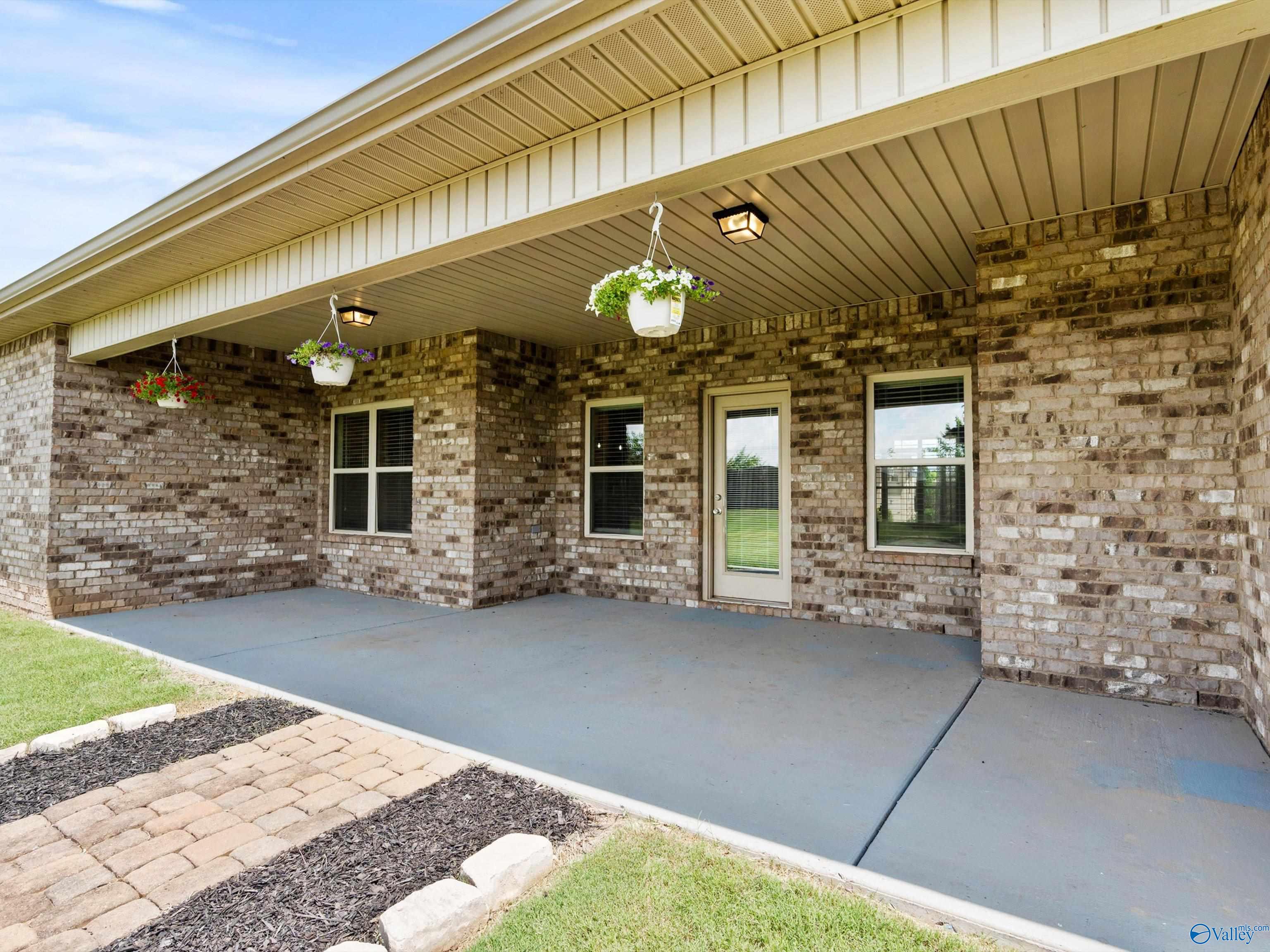 211 Hilltop Ridge Drive