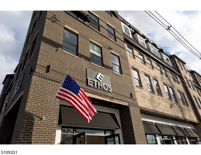 548 Franklin Ave Unit: 403