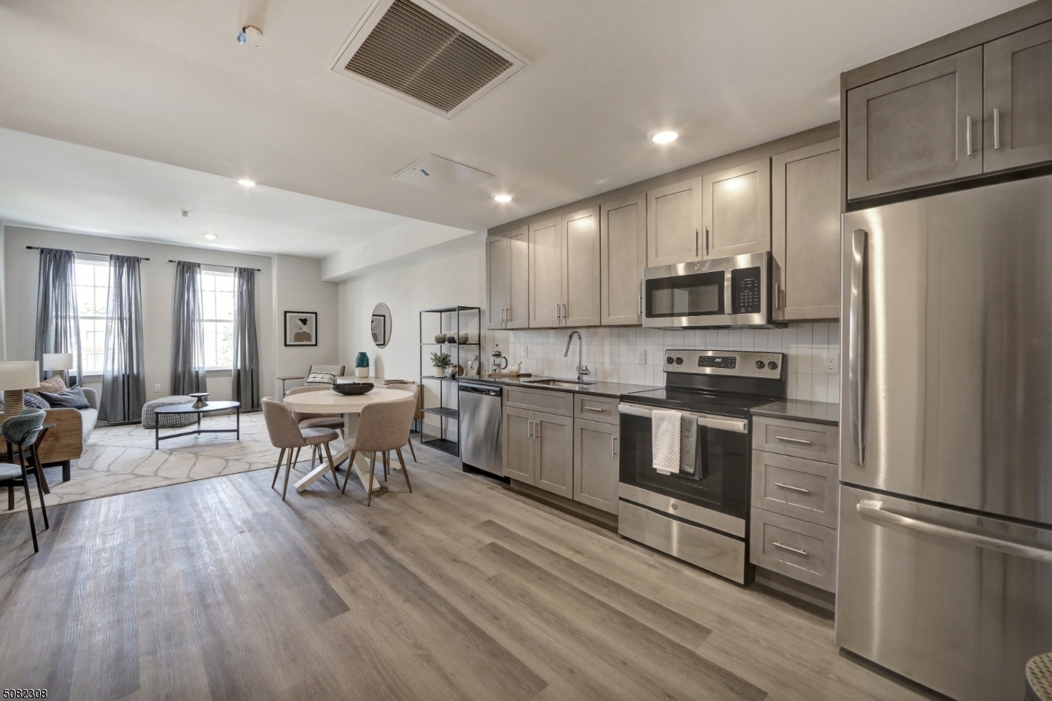 548 Franklin Ave Unit: 403