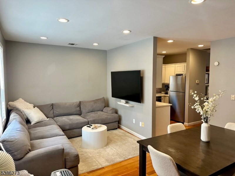 66 King St 2