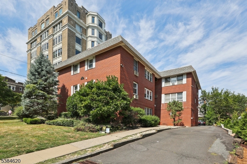 53 Union St 1