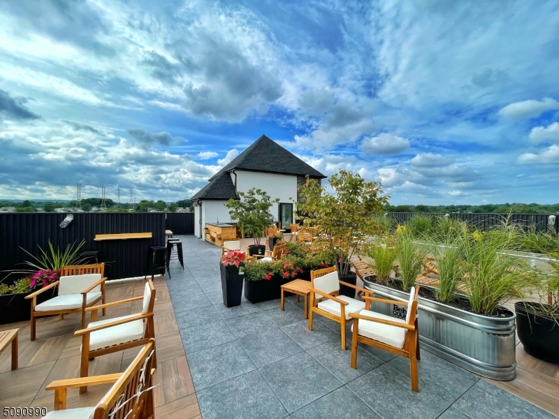 548 Franklin Ave 214