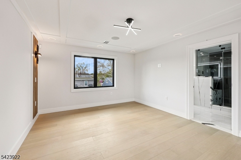 51 Albany Ave