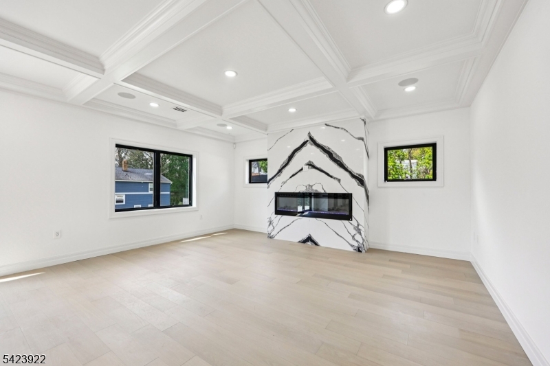 51 Albany Ave