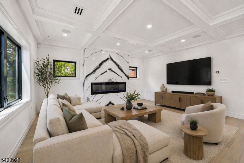 51 Albany Ave