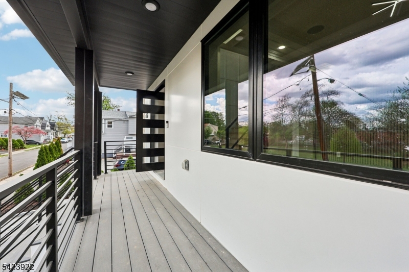51 Albany Ave