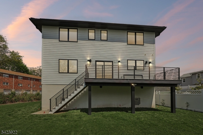 51 Albany Ave