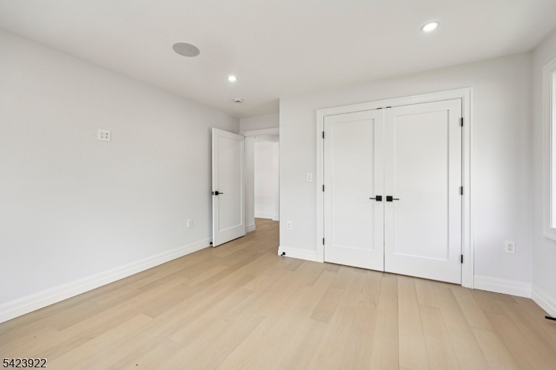 51 Albany Ave