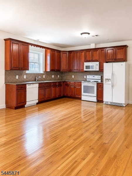 196 Franklin Ave 2