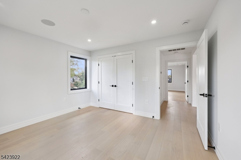 51 Albany Ave