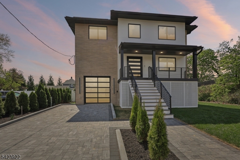 51 Albany Ave