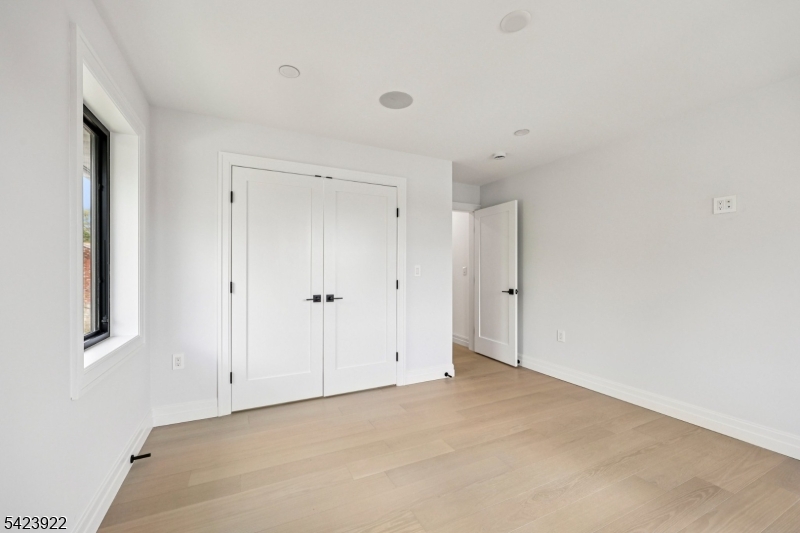 51 Albany Ave