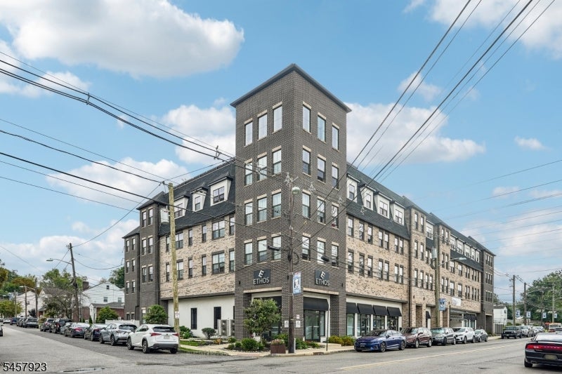 548 Franklin Ave 310
