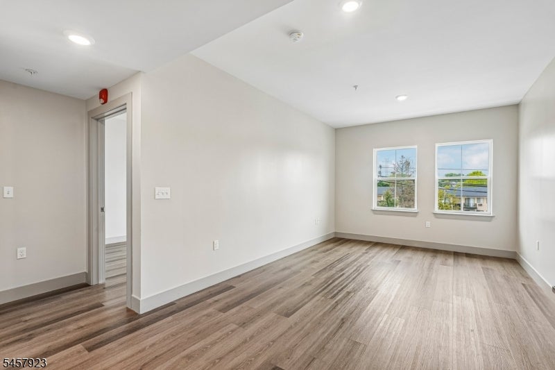 548 Franklin Ave 310