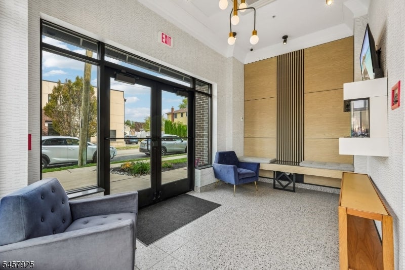 548 Franklin Ave 308