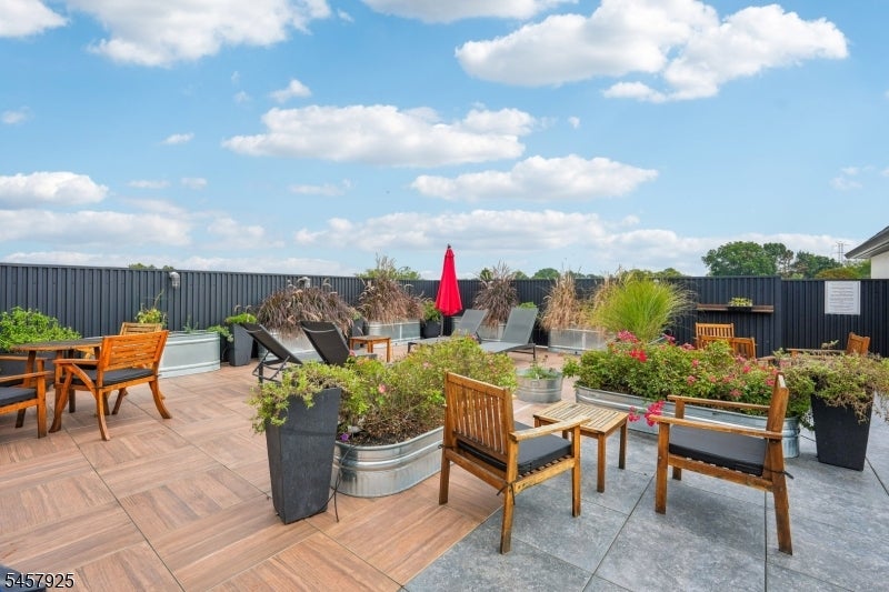 548 Franklin Ave 308