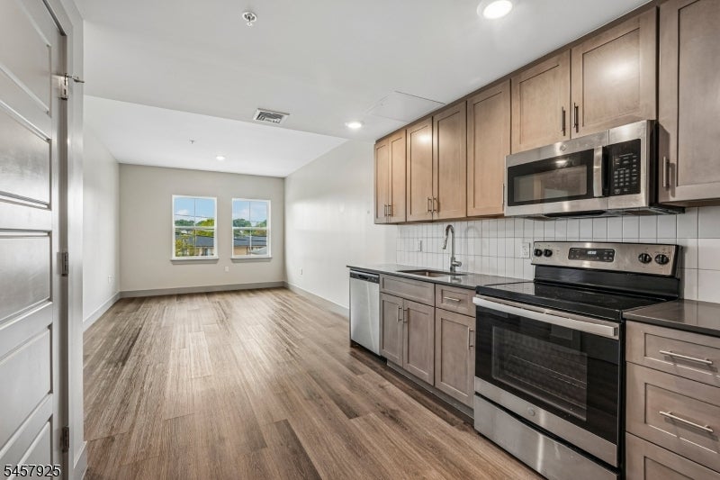 548 Franklin Ave 308