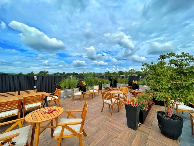 548 Franklin Ave 308