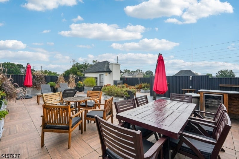 548 Franklin Ave 207