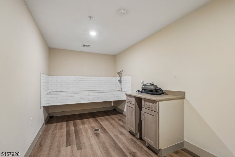 548 Franklin Ave 317
