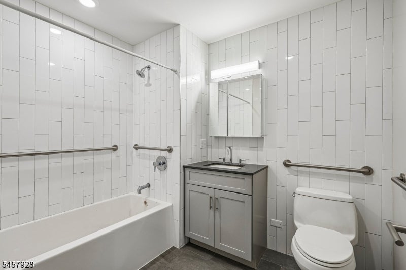 548 Franklin Ave 317