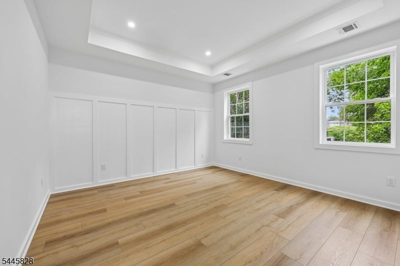 7 Terrace Pl