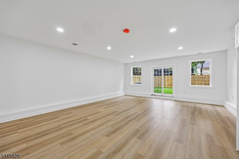 7 Terrace Pl