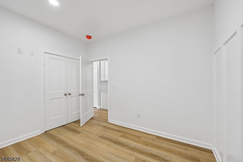 7 Terrace Pl