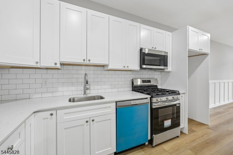 7 Terrace Pl