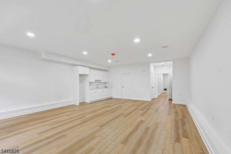 7 Terrace Pl