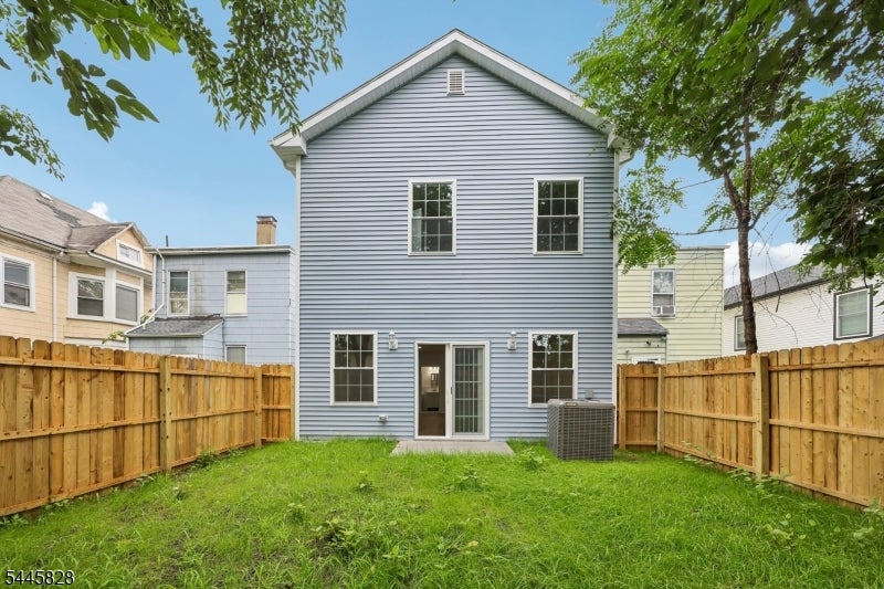 7 Terrace Pl